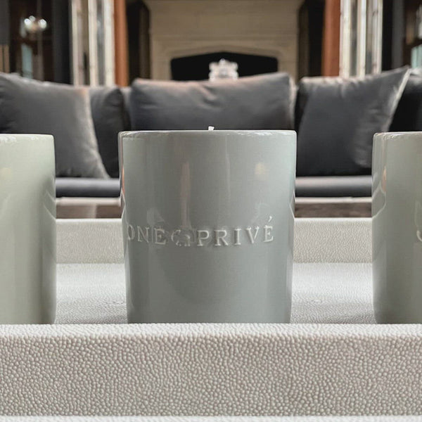 Sweet patchouli blended with heliotrope, bergamot & eucalyptus. ONE PRIVÉ’s Moroccan Amber triple wick scented candle is designed to fragrance your environment creating a retreat of warmth, sophistication & happiness. 